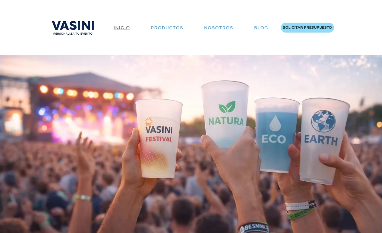 Web de Vasini con vasos reutilizables personalizados para eventos